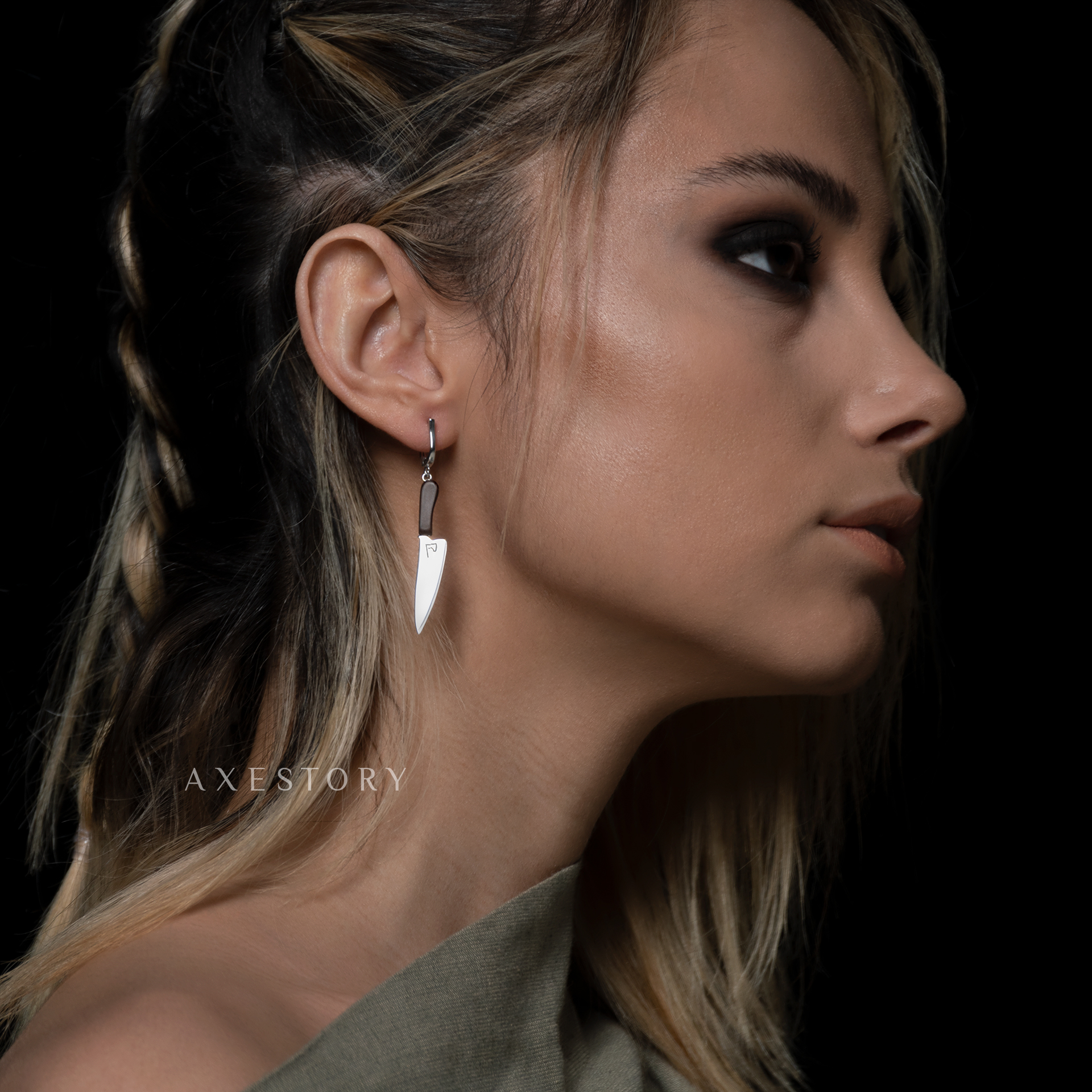 Knife Portrait_2xExp (1)